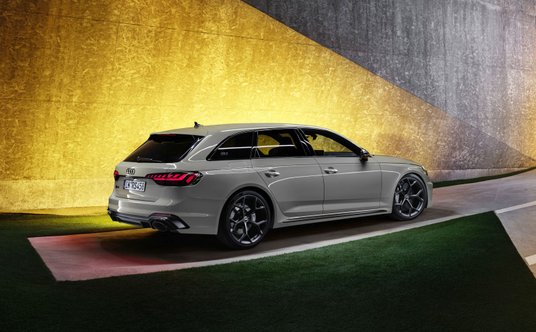 Audi RS 4 Avant Edition 25 Years w kolorze Nardo Grey