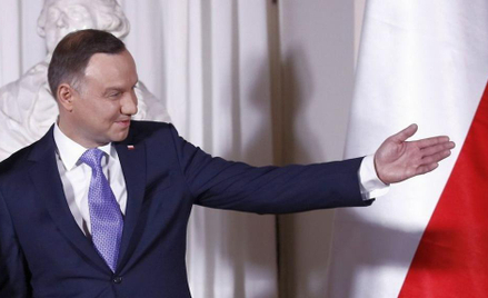 Dąbrowska: Pierwsza tura, czyli prężenie muskułów
