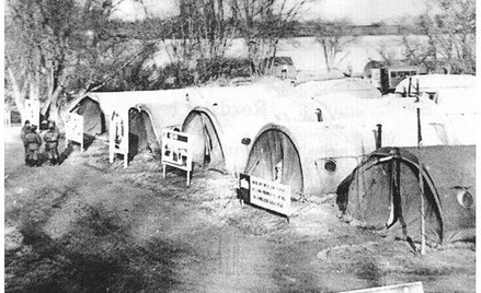 Namioty na poligonie w Chełmnie. Tu i w Czerwonym Borze działacze Solidarności przebywali w najtrudn