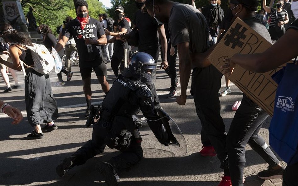 Starcia protestujących z policją w okolicy Białego Domu