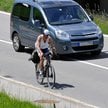 Wyprzedzanie rowerzysty może się skończyć mandatem. Dozwolone jest tylko w dwóch przypadkach