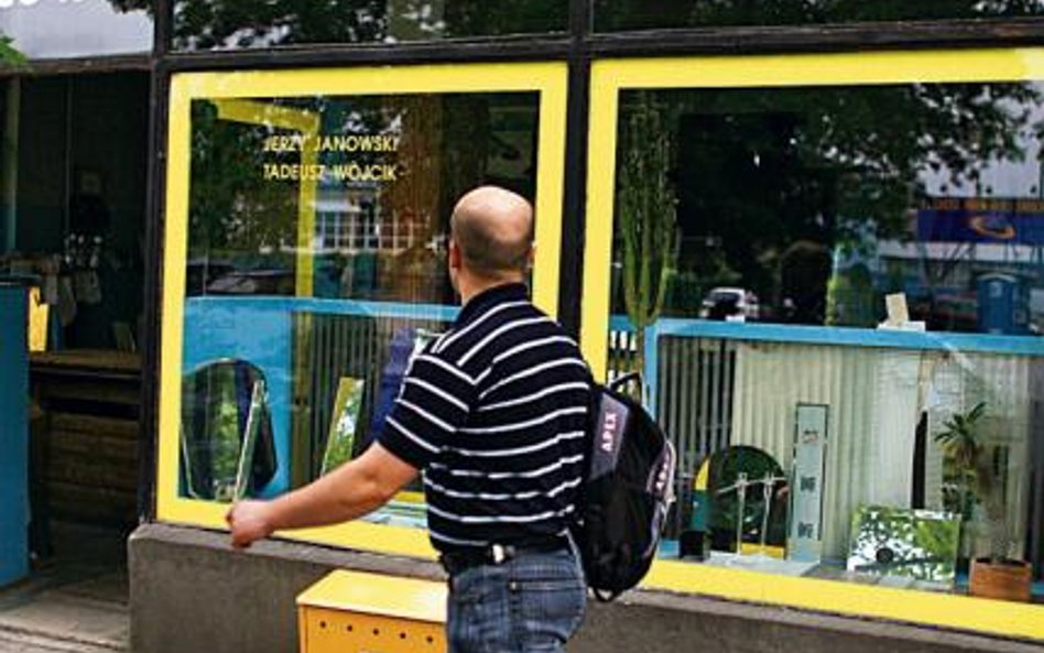 Jeśli szef stwierdzi, że pracownik wadliwie wykonał usługę, musi go o tym powiadomić, zanim zmieni m