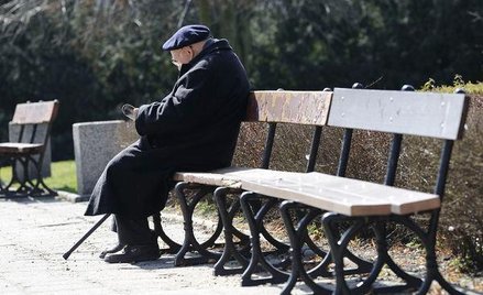 Na emeryturę lub rentę z odprawą, której wysokość zależy od stażu pracy