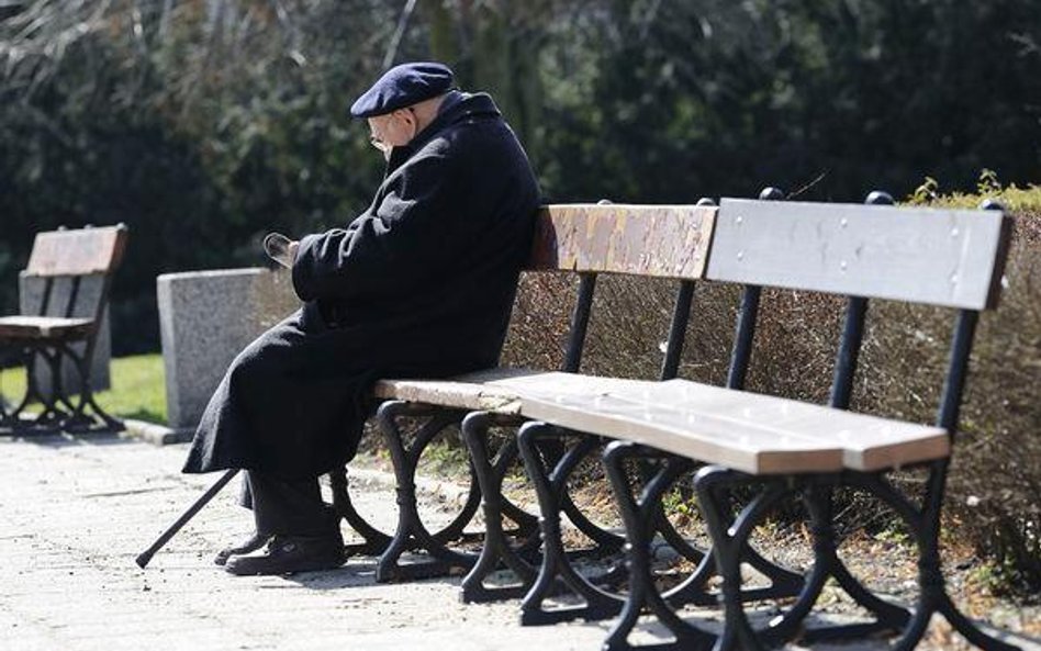 Na emeryturę lub rentę z odprawą, której wysokość zależy od stażu pracy