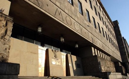 Sąd stosuje rozporządzenia, jeśli są zgodne z ustawą