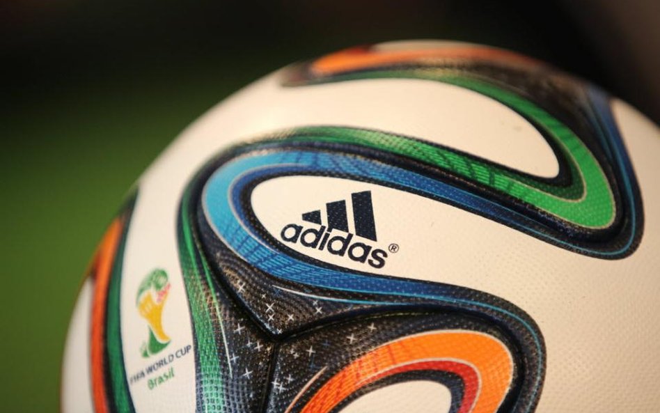 Na Mundialu zarabiają przede wszystkim firmy produkujące artykuły sportowe.