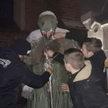 Zniszczony pomnik Jana Pawła II i napis "pedofilia w Kościele"