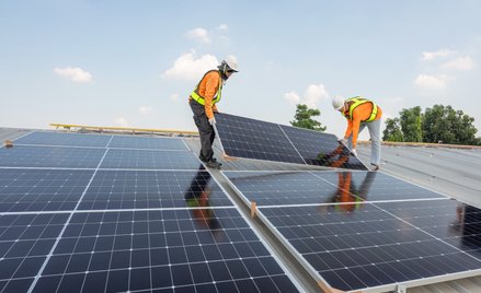Źródła solarne dostarczyły w czerwcu 2025 22,1 proc. wyprodukowanej energii w europejskiej energetyc