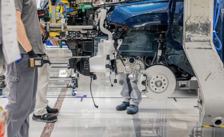 Autorzy raportu oceniają, że łączne emisje dwutlenku węgla Toyoty, Volkswagena i Stellantisa są wyżs