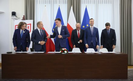 Od lewej: Jacek Karnowski, Donald Tusk, Szymon Hołownia, Włodzimierz Czarzasty, Władysław Kosiniak-K