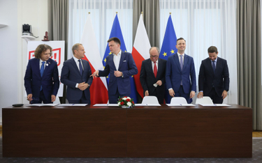 Od lewej: Jacek Karnowski, Donald Tusk, Szymon Hołownia, Włodzimierz Czarzasty, Władysław Kosiniak-K
