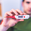 Masz gorączkę? Ministerstwo Zdrowia nie zaleca testu na COVID-19