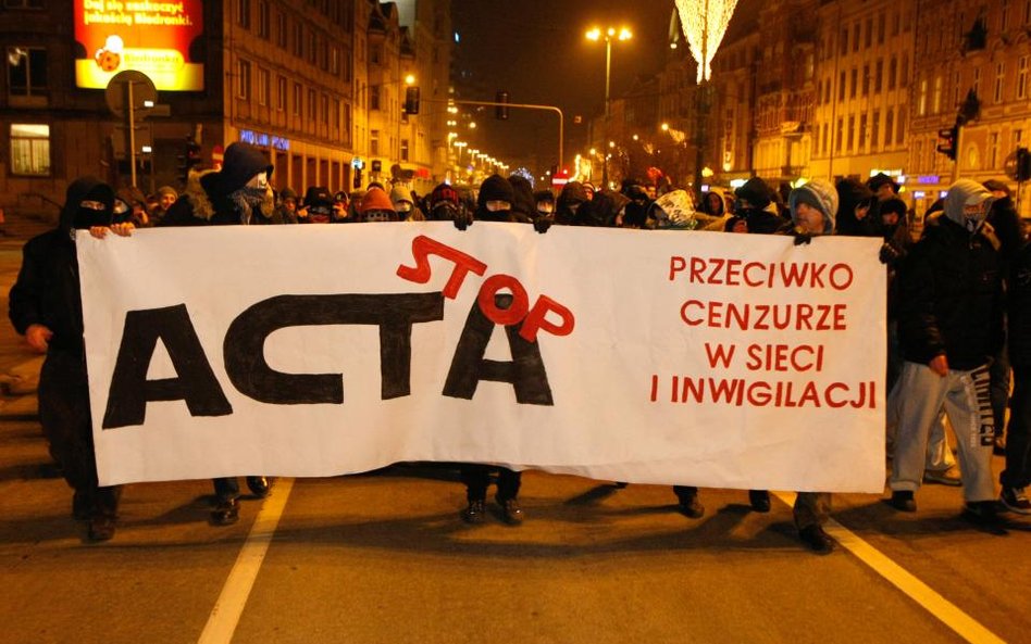 Wprowadzą ACTA tylnymi drzwiami?