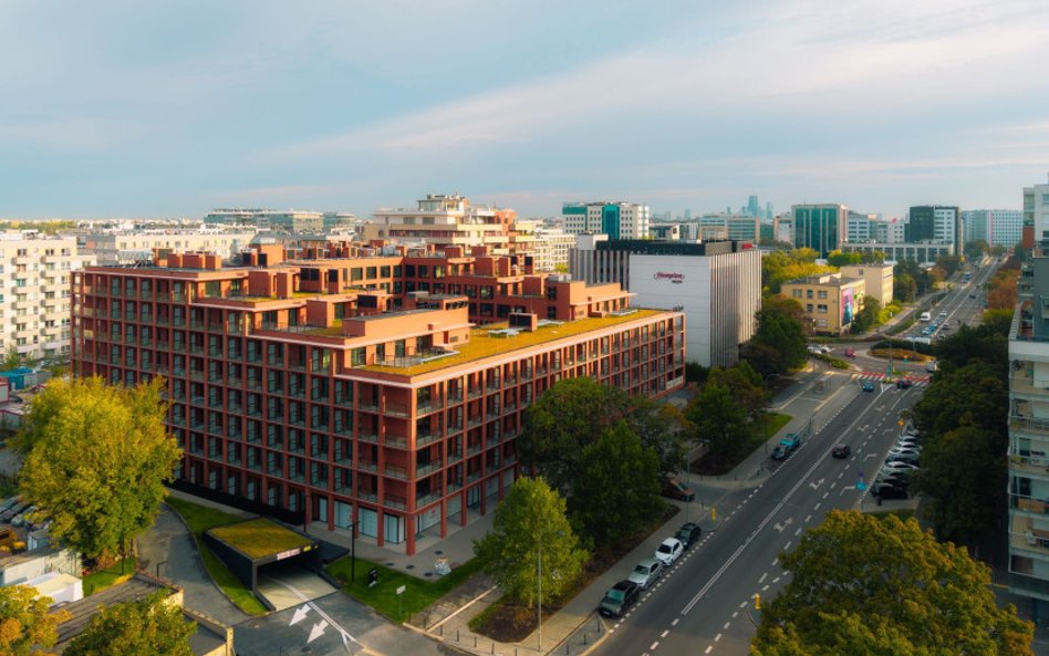 Największym zainteresowaniem inwestorów cieszy się Mokotów, gdzie działa obecnie 14 projektów oferuj