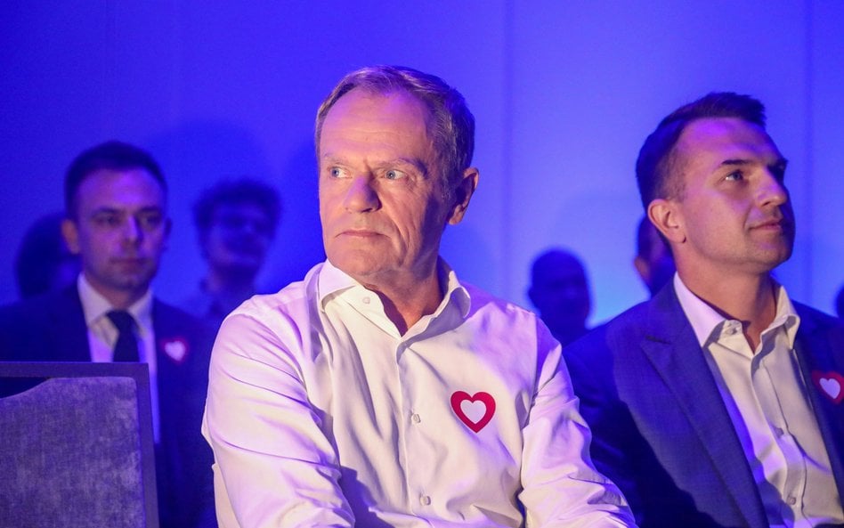 Przewodniczący Platformy Obywatelskiej Donald Tusk i przewodniczący Nowoczesnej Adam Szłapka