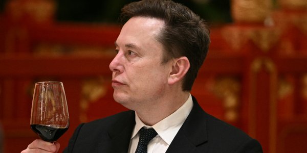 One man richer than almost the entire world. Elon Musk is getting closer to a trillion