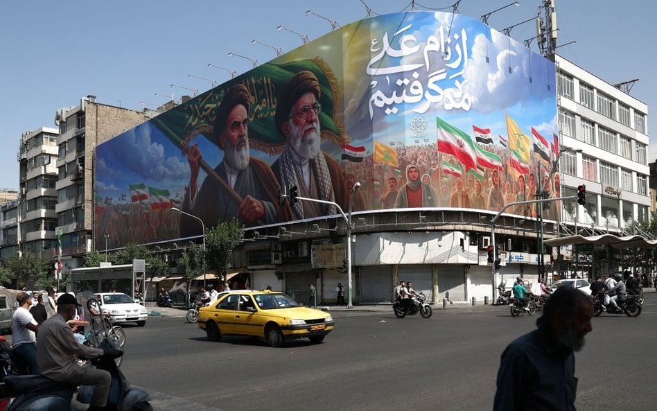 Porozumienie USA z Iranem ma być blisko. Na zdjęciu: billboard z wizerunkami ajatollaha Chomeiniego 