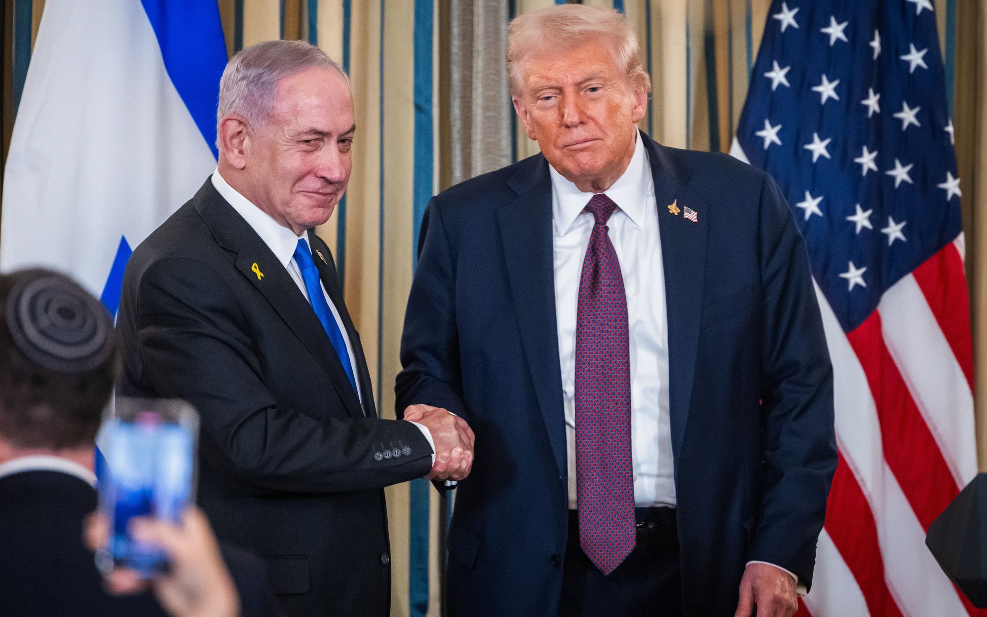 Trump miał nigdy nie wybaczyć Netanjahu. W sprawie Iranu gwałtownie mu uległ