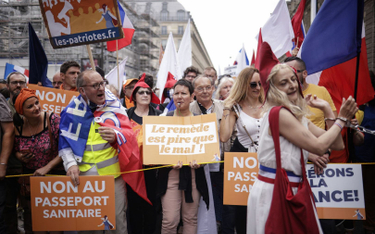 Koronawirus. Francja: Protesty. Splądrowano dwa punkty szczepień
