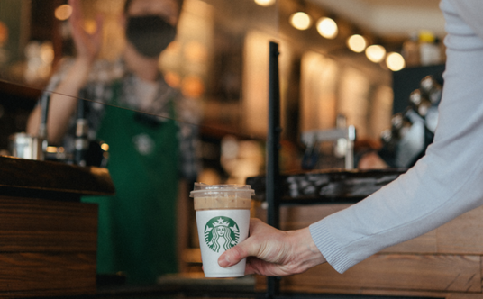 "kubek wielorazowy Starbucks"