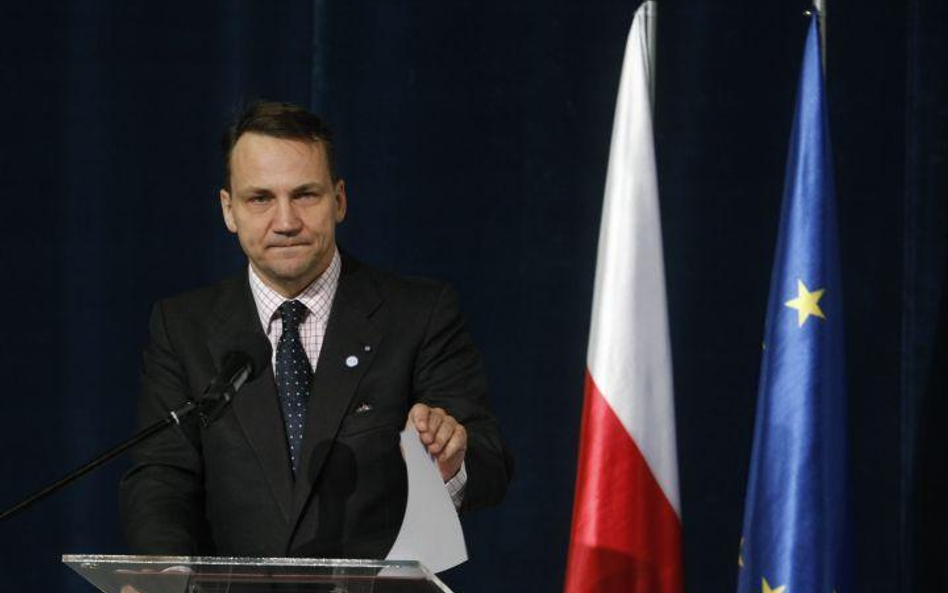 Sikorski połączył polską ambasadę ze szwedzką