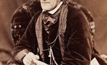 Na dagerotypie Julesa Bonneta mistrz pozostał wierny romantycznemu kaszkietowi i angielskim bokobrod