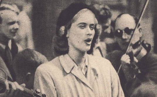 Alina Janowska w „Zakazanych piosenkach”. Premiera pierwszego po wojnie polskiego filmu odbyła się 8