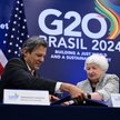 Brazylijski minister gospodarki  Fernando Haddad i amerykańska sekretarz skarbu Janet Yellen podczas