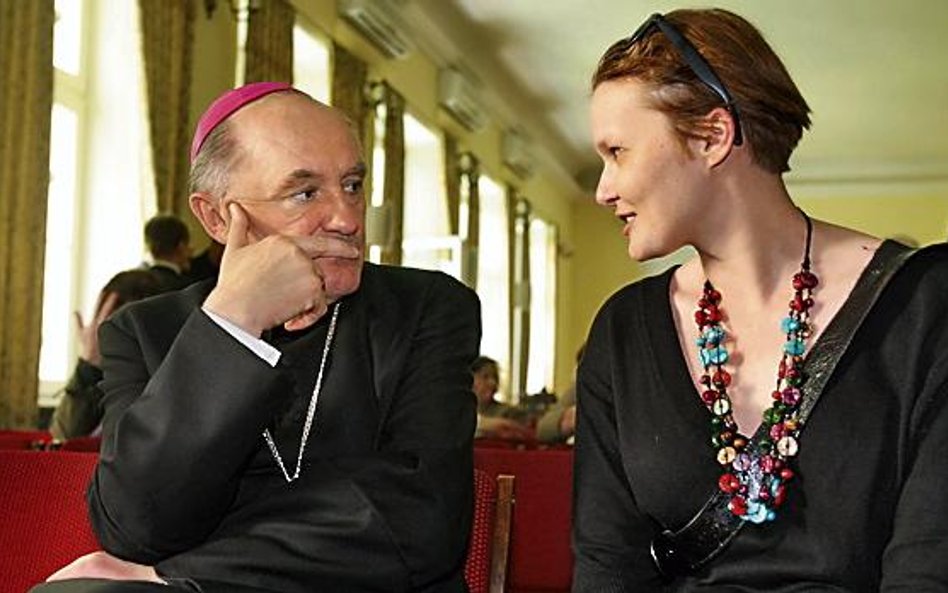 Abp Kazimierz Nycz i Agnieszka Porzezińska