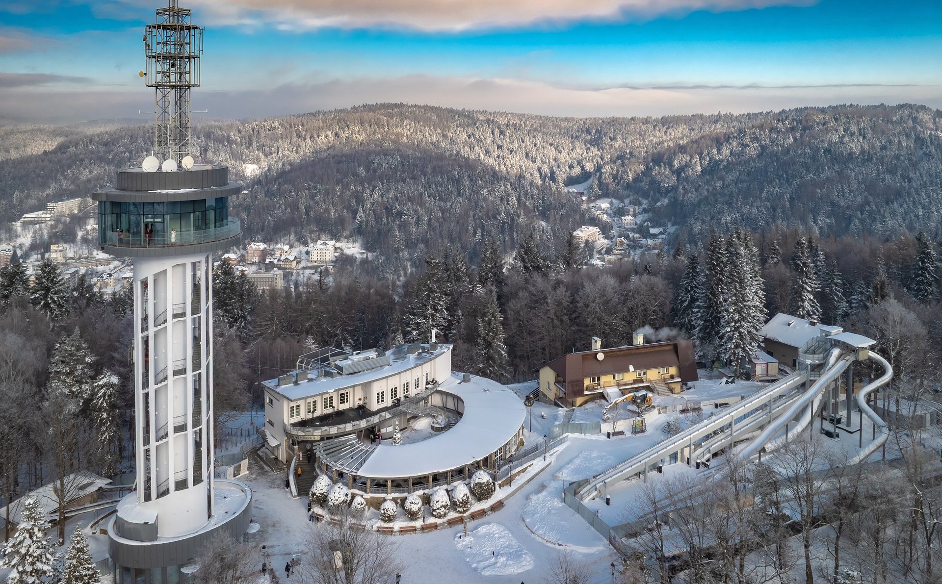 Nowa atrakcja turystyczna z widokiem na Krynicę-Zdrój, Beskidy i Tatry