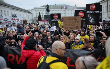 W niedzielę 14 grudnia centrum Warszawy stało się sceną protestu prozwierzęcego