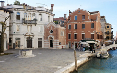 Kaplica w Wenecji zmieniona w willę. Widok z okna bezcenny