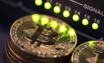 Bitcoin stracił blisko 30 proc. od szczytu
