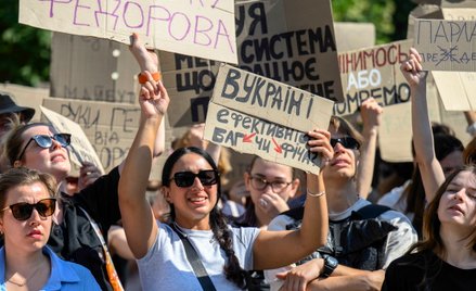Protest przeciwko odwołaniu ministra obrony Ukrainy