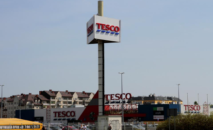 Tesco zwalniani. Pracownicy dostaną dodatkową pensję
