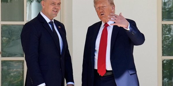 Karol Nawrocki na gali UFC w Białym Domu. Nagrano jego rozmowę z Donaldem Trumpem