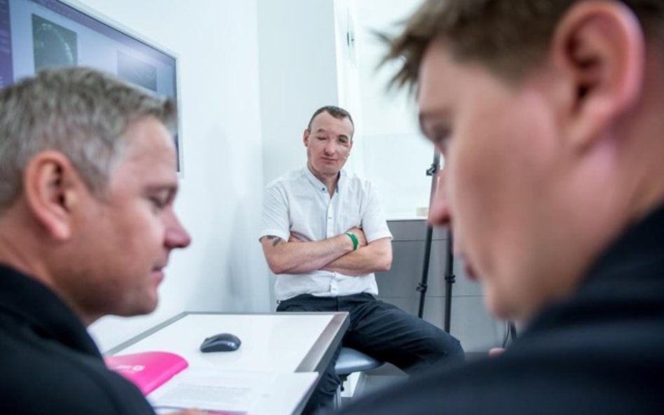 Po przeszczepie twarzy rekonstrukcja uzębienia