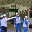 Premier Fumio Kishida na terenie elektrowni w Fukushimie