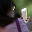 Kobiety aktywniejsze na smartfonach