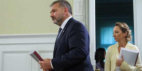 Raport o represjach PiS, Żurek o zadośćuczynieniach dla ofiar