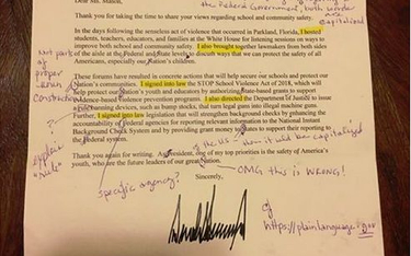 Nauczycielka poprawia błędy w liście od Trumpa. "Dostałby 2"