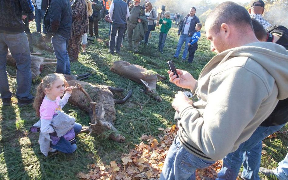 Pamiątkowe zdjęcia podczas pokotu, tutaj podczas tegorocznego Hubertusa w Spale