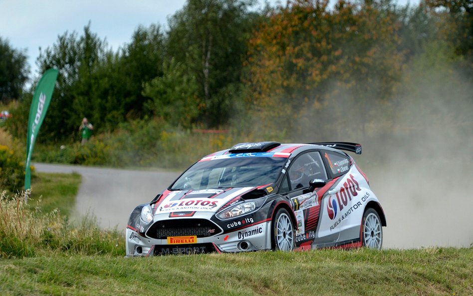 Kajetan Kajetanowicz z Jarosławem Baranem w Fordzie Fiesta R5