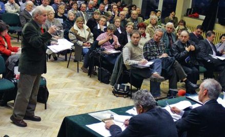 Jawność działania organów gminy obejmuje w szczególności prawo obywateli do uzyskiwania informacji, 