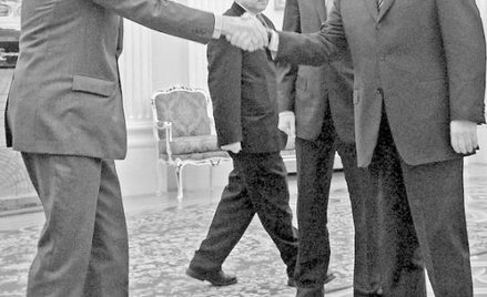 Radosław Sikorski twierdzi, że mocne argumenty wobec Rosji odkłada na czas, gdy będą naprawdę potrze