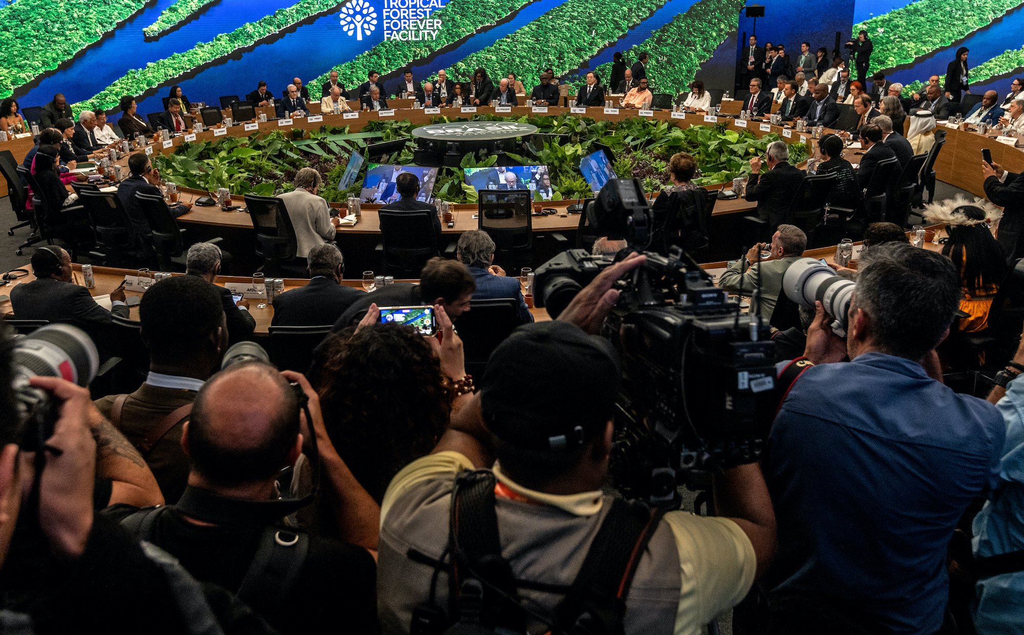 Tysiące lobbystów na szczytach klimatycznych ONZ. Oburzenie ekspertów