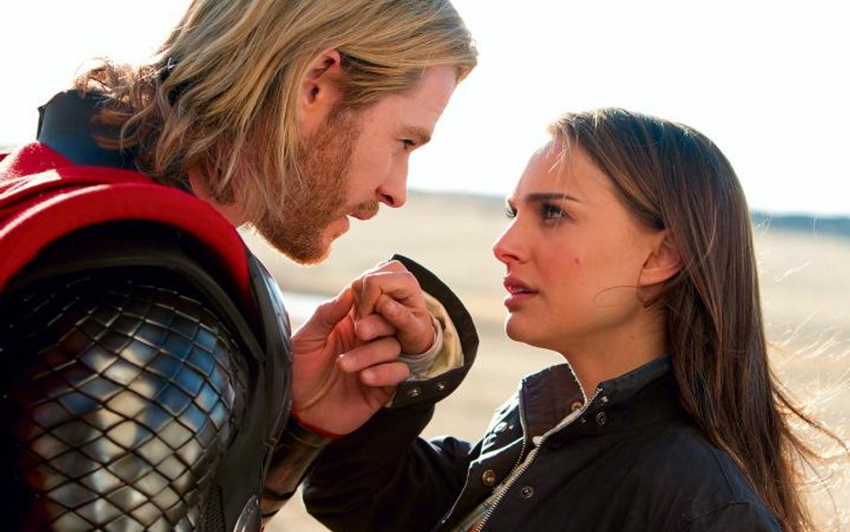 W roli głównej występuje Chris Hemsworth , pielęgniarkę opiekującą się Thorem na Ziemi, gra Natalie 