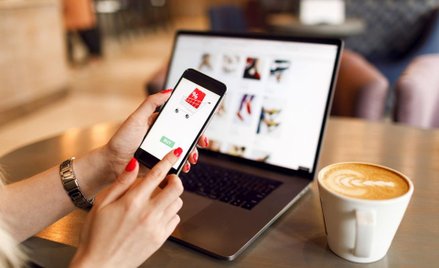 Polacy kupują, platformy zarabiają