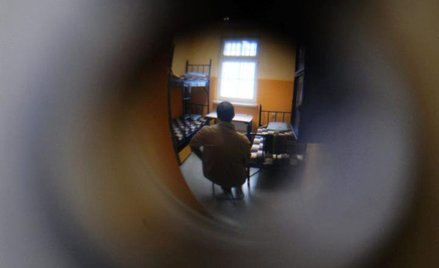 Skorumpowanym funkcjonariuszom więźniowie płacili nie tylko gotówką, ale też m.in. kartami telefonic