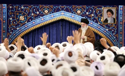 Najwyższy przywódca Iranu Ali Chamenei podczas wtorkowego spotkania z duchownymi z całego kraju